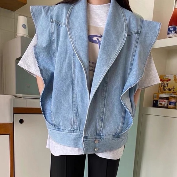 Stylish Oversized Light Blue Denim Vest - Picture 3 of 3